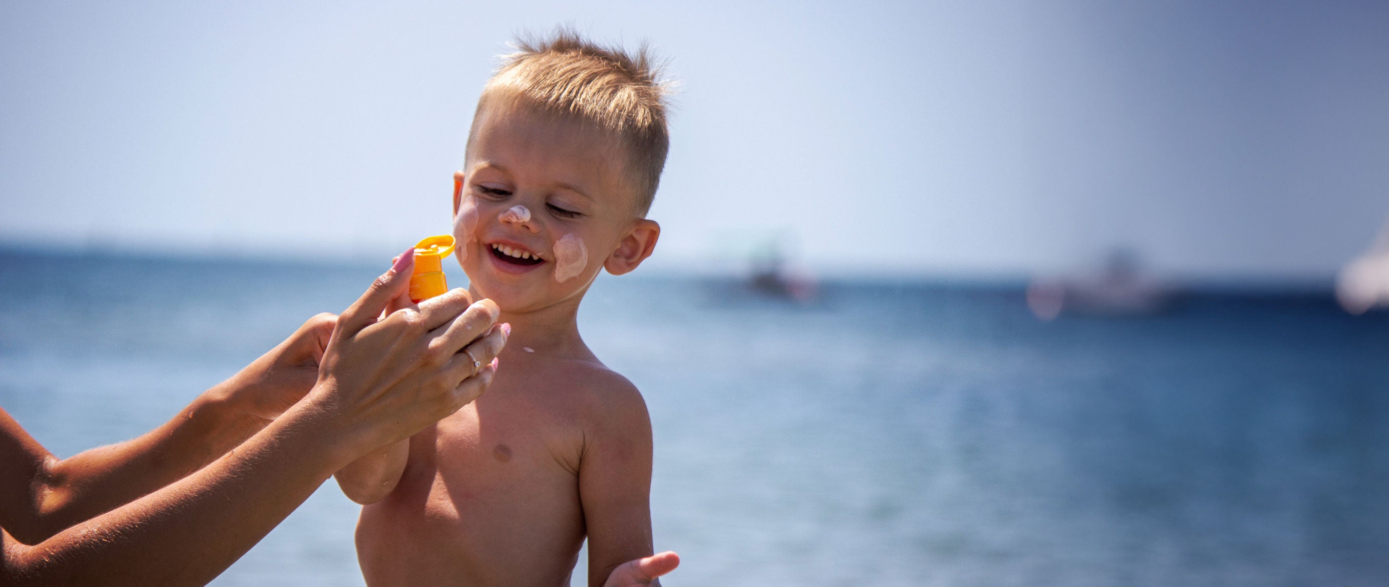 ¿Cómo proteger a los niños del sol?