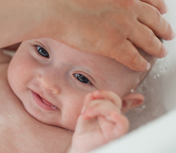 Hora del baño: ¡El momento perfecto para el relajo de tu bebé!