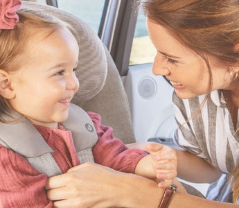 ¿Por qué debo llevar a mi hijo en una silla de autos?